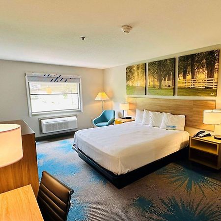 Days Inn & Suites By Wyndham Wynne Exteriér fotografie