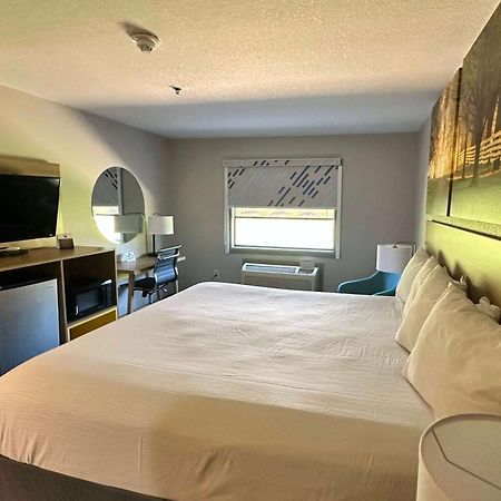 Days Inn & Suites By Wyndham Wynne Exteriér fotografie