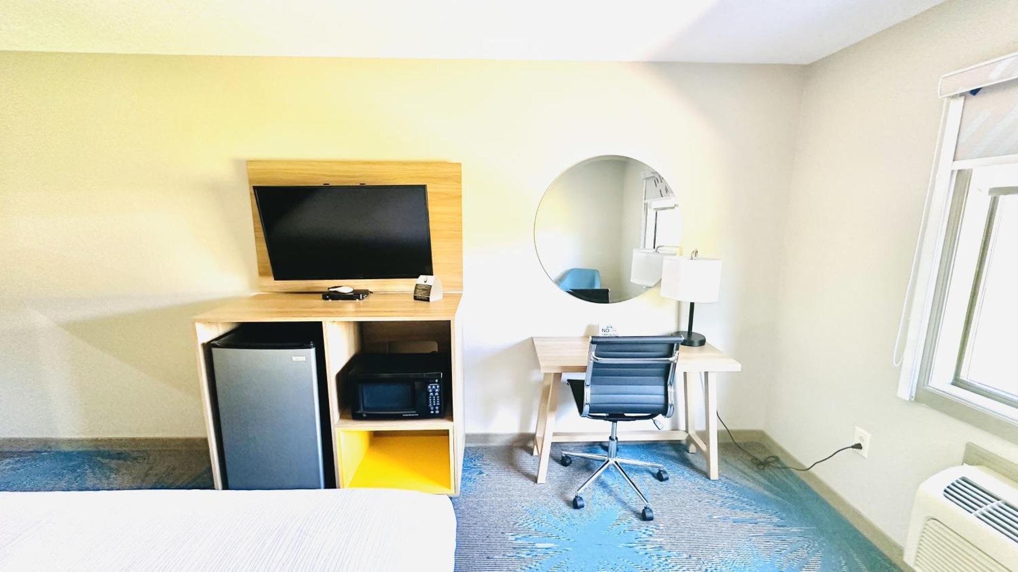 Days Inn & Suites By Wyndham Wynne Exteriér fotografie