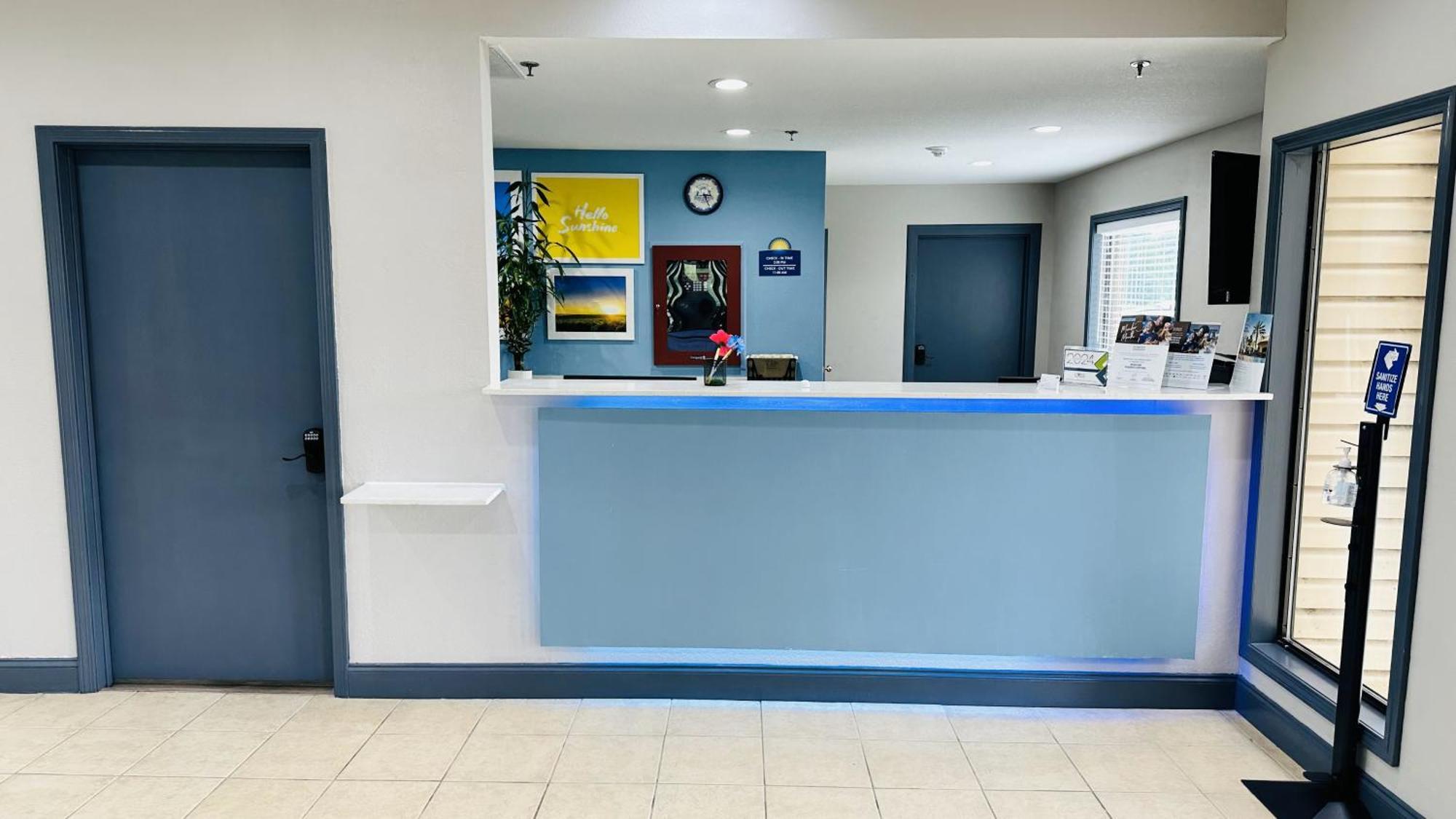 Days Inn & Suites By Wyndham Wynne Exteriér fotografie