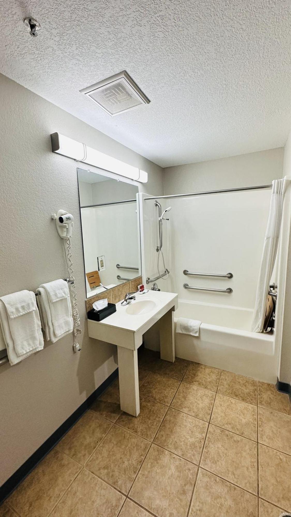 Days Inn & Suites By Wyndham Wynne Pokoj fotografie