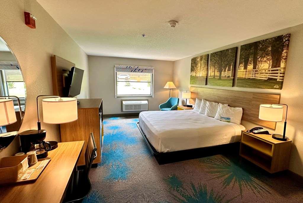Days Inn & Suites By Wyndham Wynne Pokoj fotografie