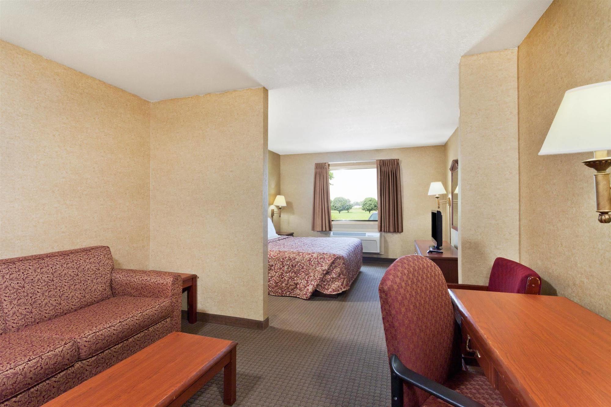 Days Inn & Suites By Wyndham Wynne Exteriér fotografie